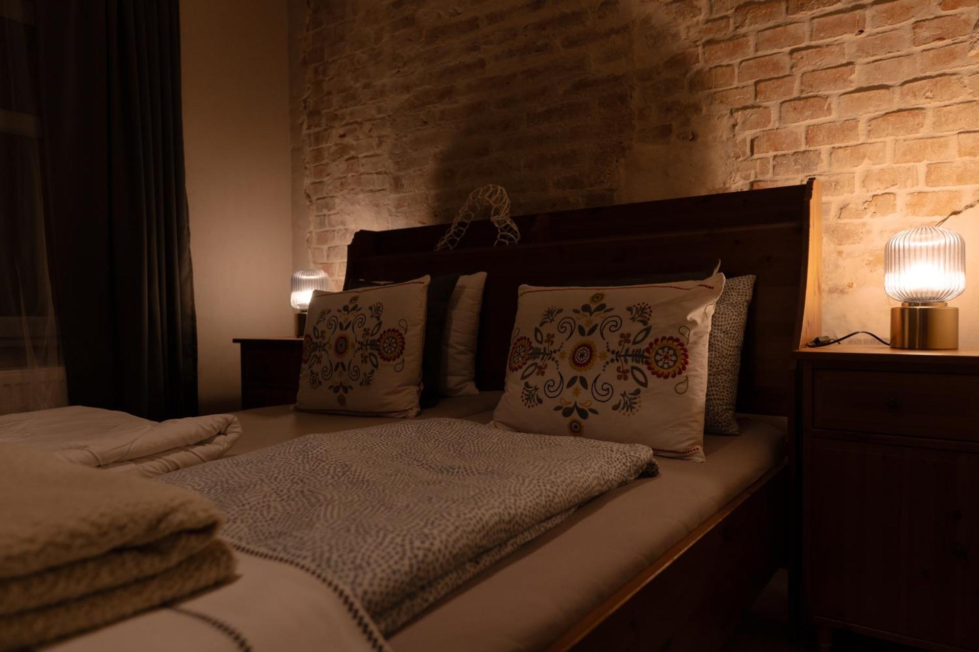 Bed and Breakfast Uroczysko Olesnica Chodzież Habitación foto